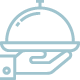 Présentation des plats du restaurant de la table de trois